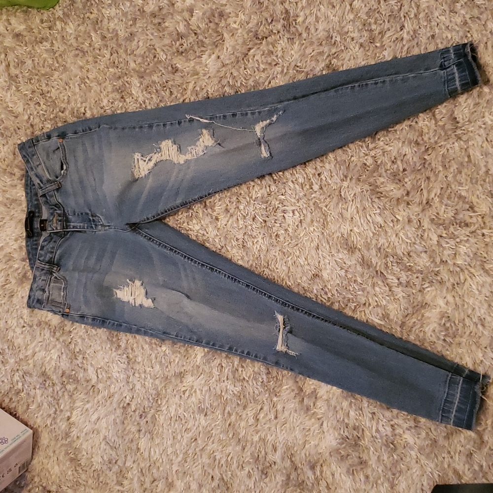 Cred ny size 9 ripped jeans